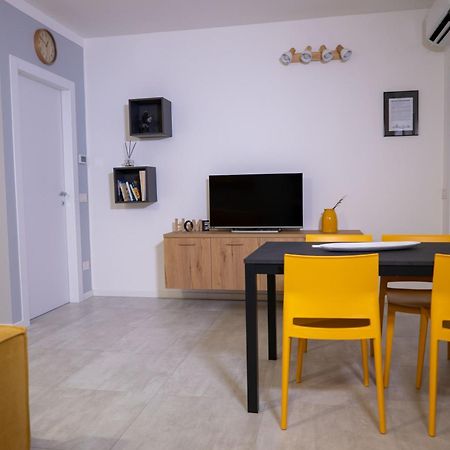La Casa Sul Naviglio Di Debora Appartement Milaan Buitenkant foto